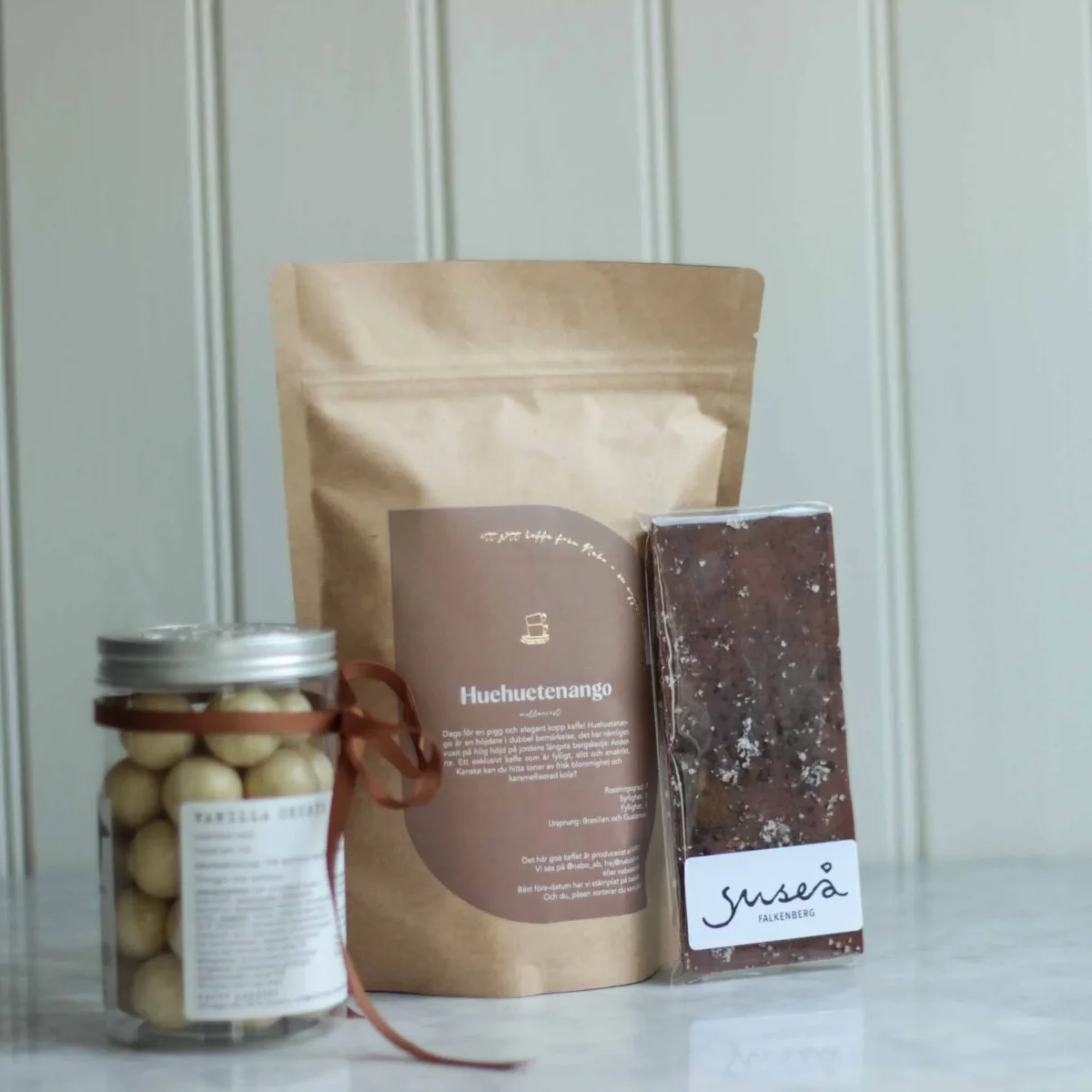 Skicka present: Kaffe + choklad + lakrits